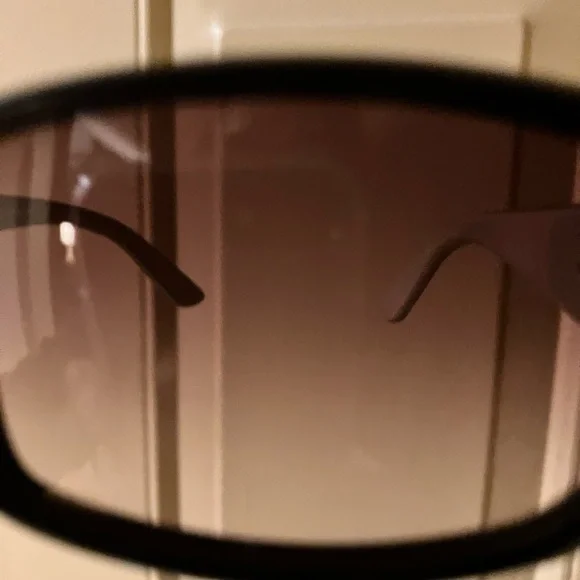 Guess | sunglasses case and cloth G logo on temple - Picture 4 of 10